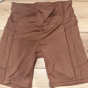 Athleta Stash Bikers in Size Medium